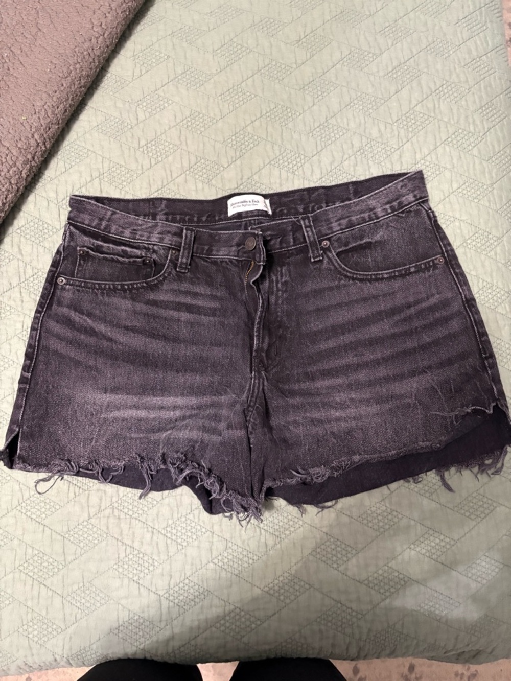 Abercrombie & Fitch mid-rise boyfriend black Shorts